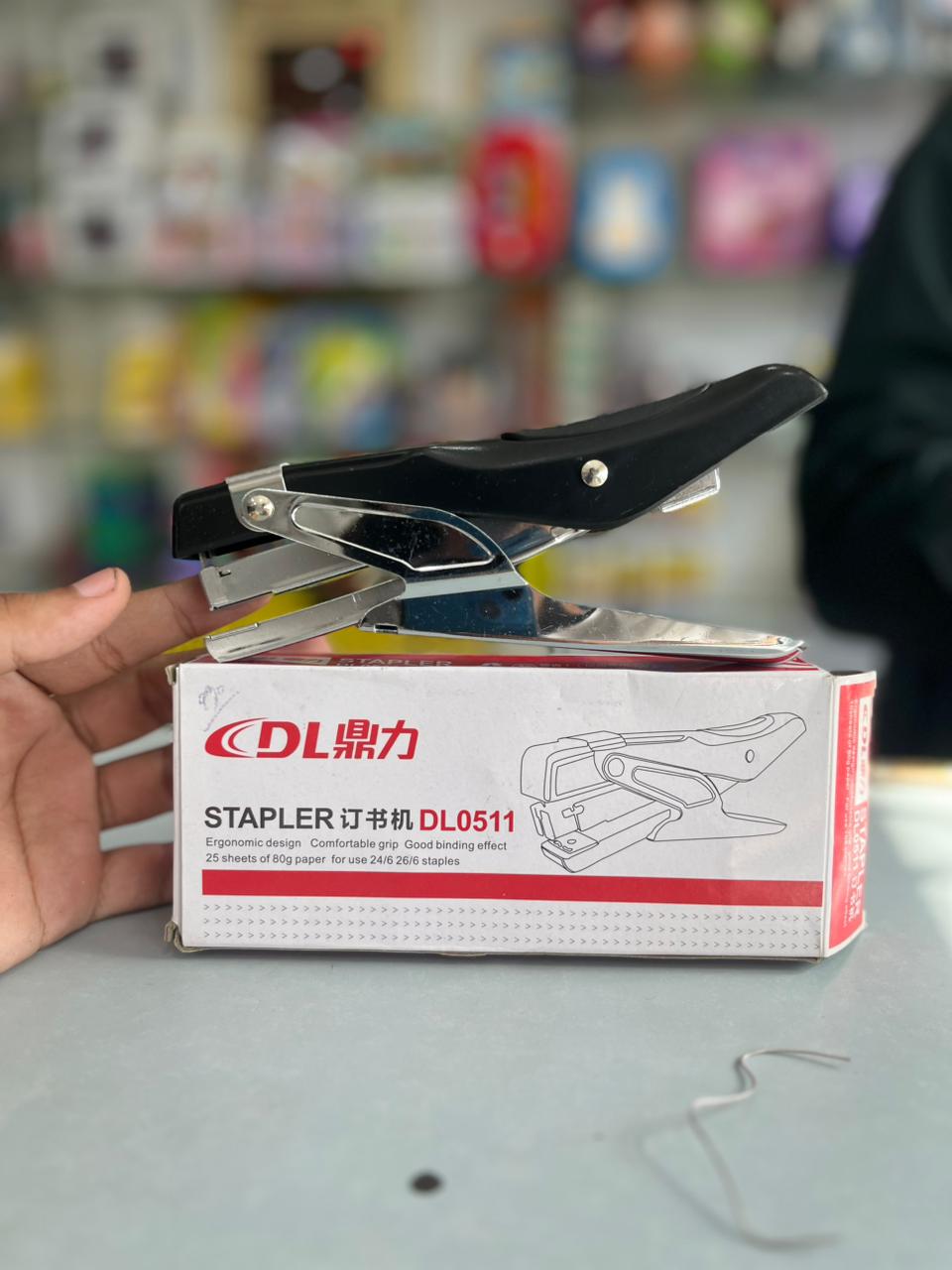 Deli Heavy Duty Stapler (Model: DL0511)