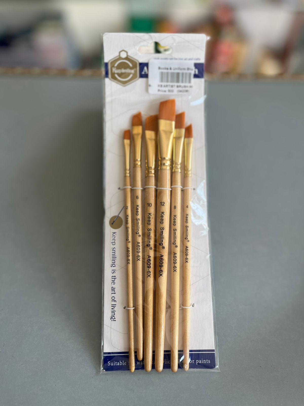 Keep Smiling 9-Piece Professional Round Artist Paint Brush Set (A6304R) – Mahogany Wooden Edition