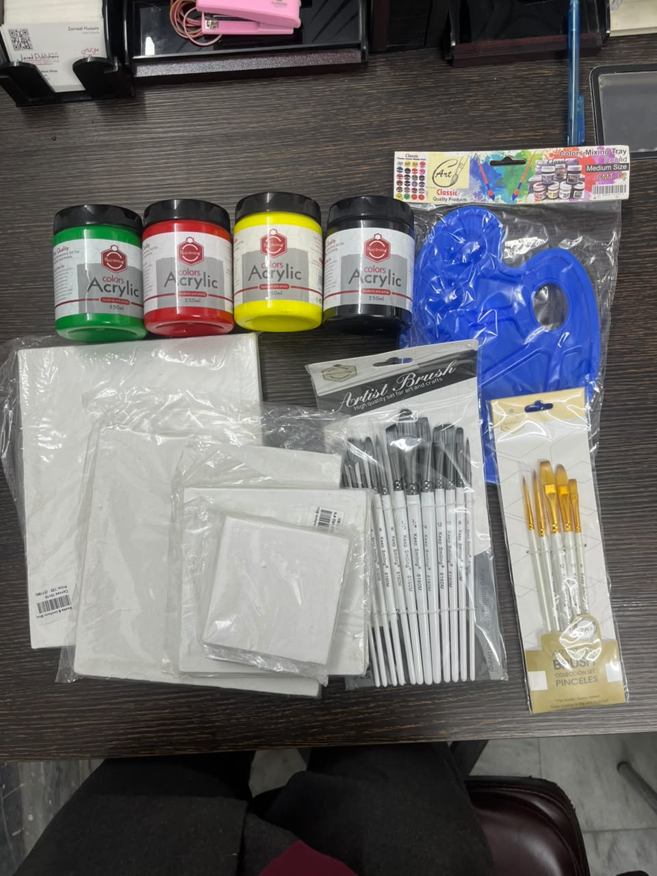 Acyrlic Paint 250 Ml (4 canvas 2 pack brushes and 1 mixing pallet)